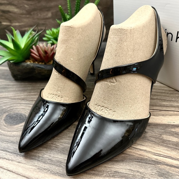 NIB Calvin Klein Geena2 Asymmetrical Strap Slip On Black Patent Pump Heels 8M - Picture 3 of 12